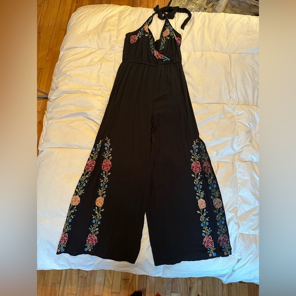 Bohemian flowy one-piece 🌼🌸🌺🌻 - Picture 3 of 4